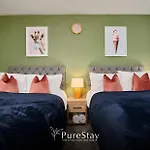 Perfect Contractor House In Leeds With 6 Beds By Purestay- Min 7 Nights!