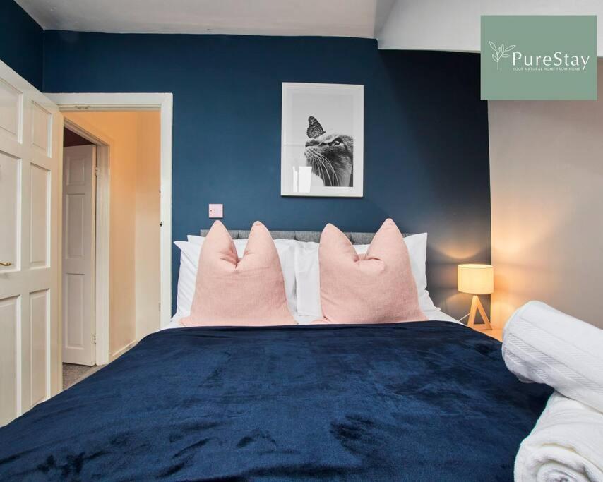 Perfect Contractor House In Leeds With 6 Beds By Purestay- Min 7 Nights!