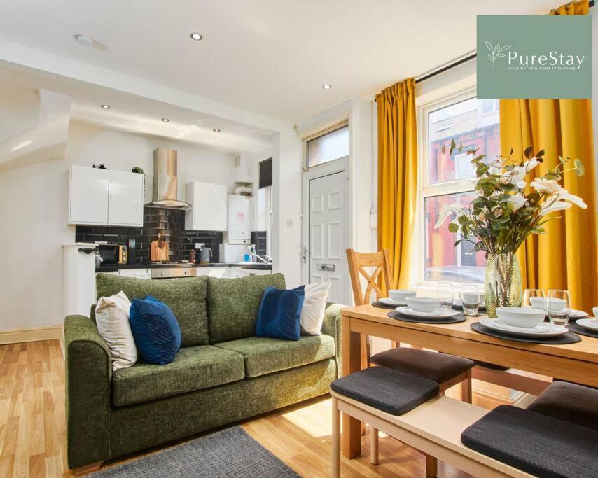 Perfect Contractor House In Leeds With 6 Beds By Purestay- Min 7 Nights! Leeds (West Yorkshire)
