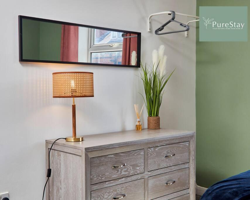 Perfect Contractor House In Leeds With 6 Beds By Purestay- Min 7 Nights! * Leeds (West Yorkshire)