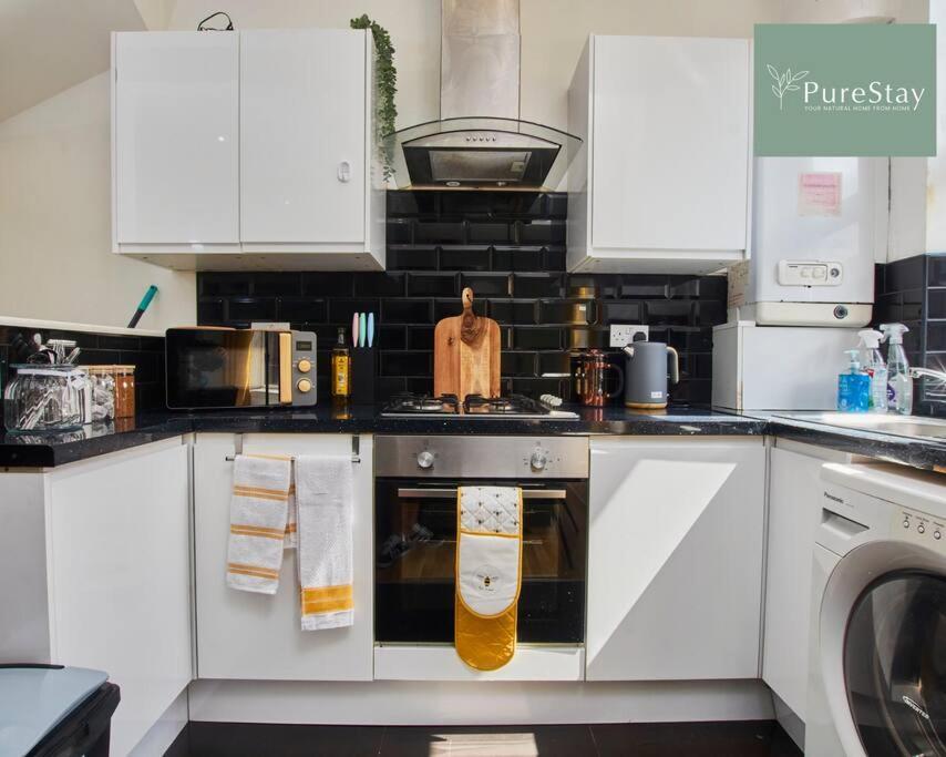 Apartment Perfect Contractor House In Leeds With 6 Beds By Purestay- Min 7 Nights! Leeds (West Yorkshire)