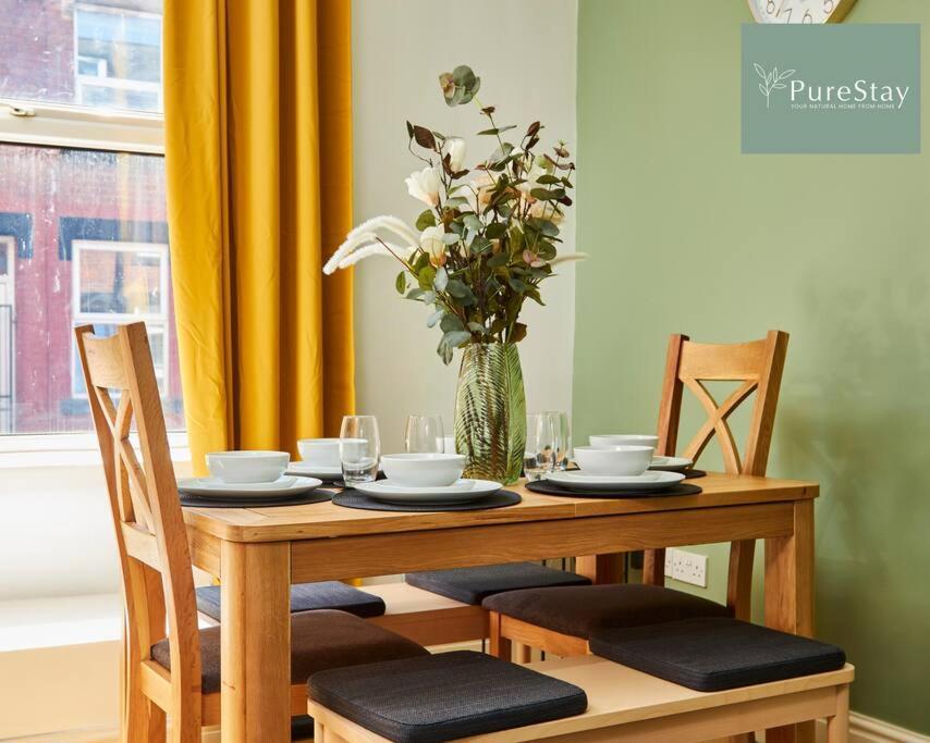 Perfect Contractor House In Leeds With 6 Beds By Purestay- Min 7 Nights! Apartment Leeds (West Yorkshire)