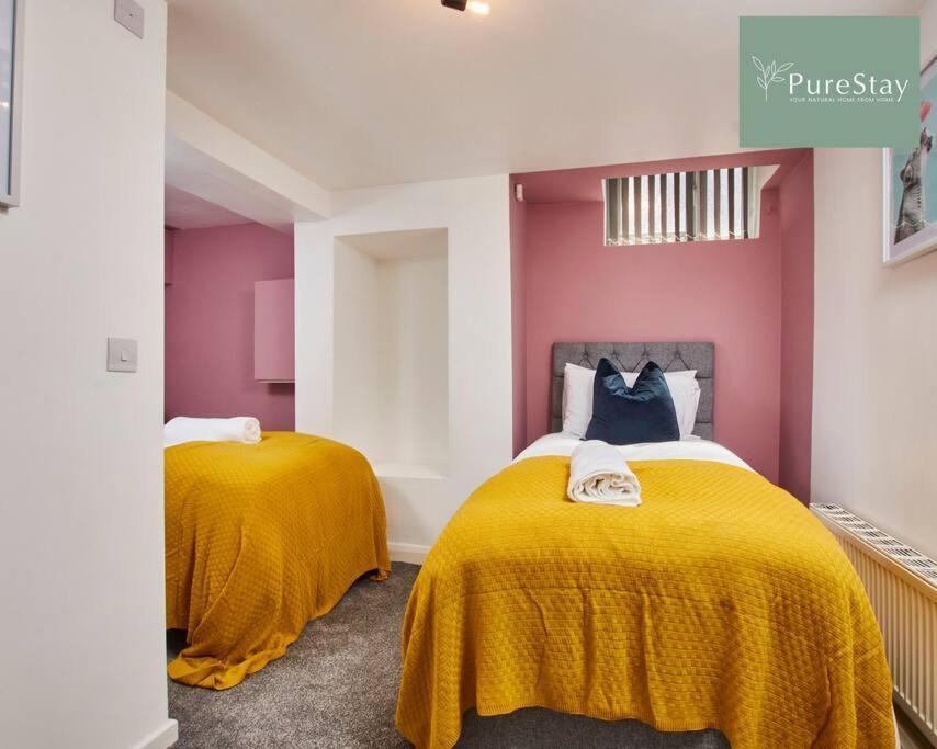 Perfect Contractor House In Leeds With 6 Beds By Purestay- Min 7 Nights! Leeds (West Yorkshire)