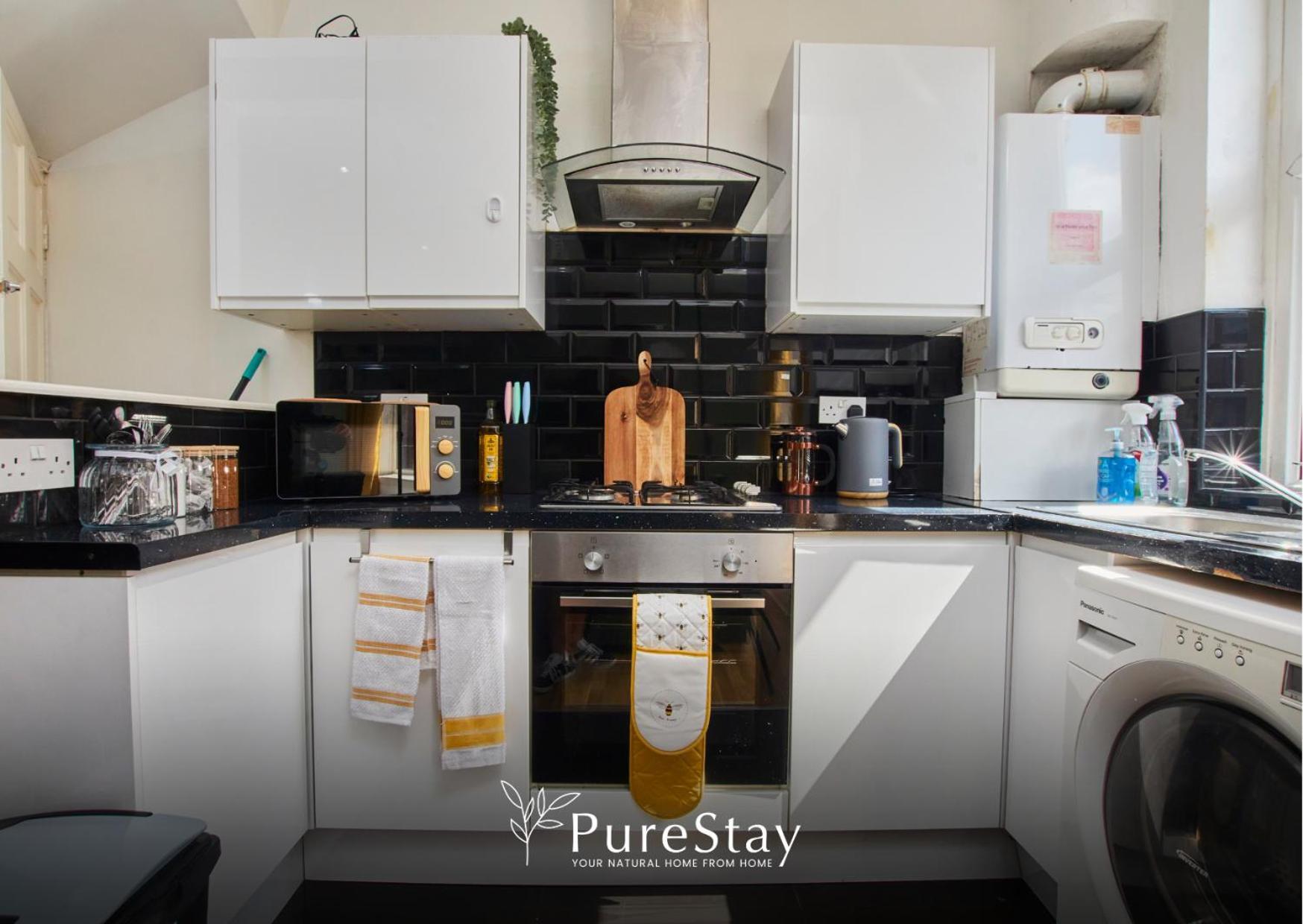 Apartment Perfect Contractor House In Leeds With 6 Beds By Purestay- Min 7 Nights! Leeds (West Yorkshire)