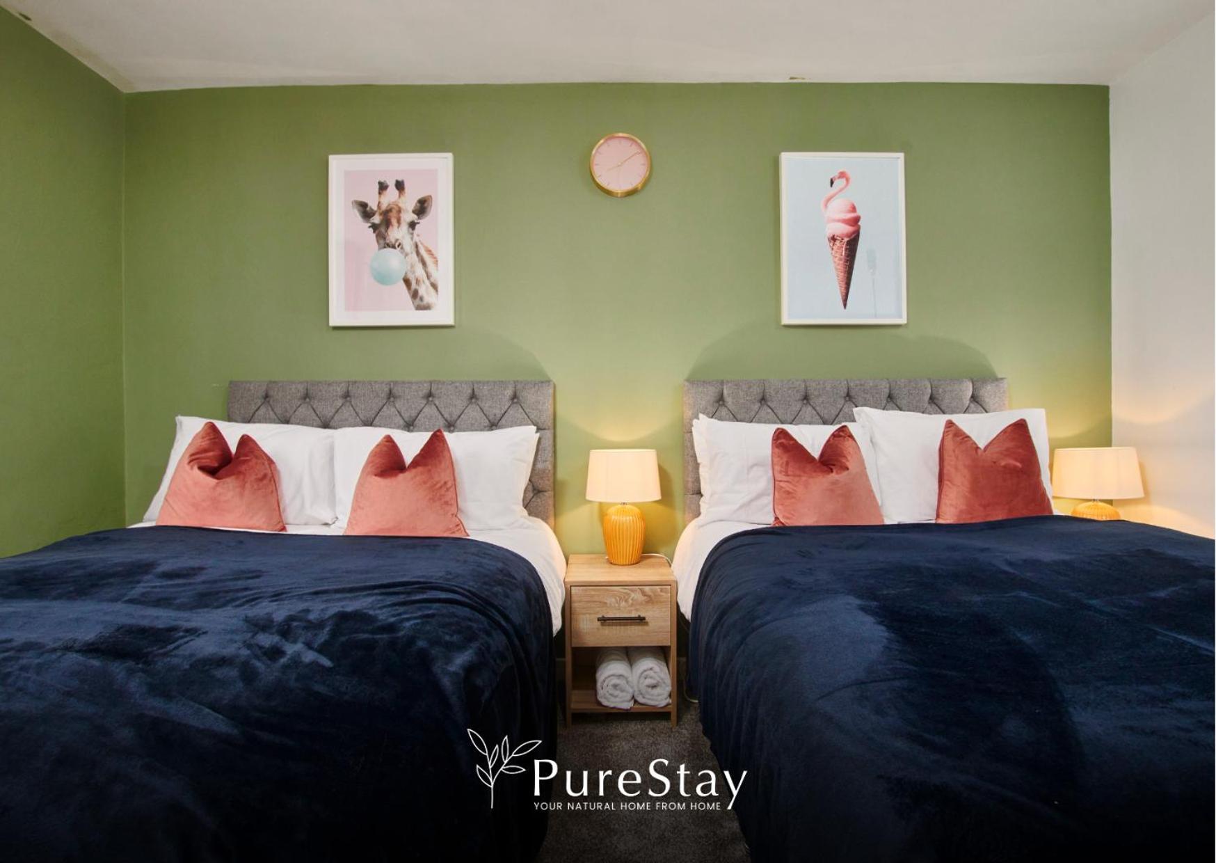 Perfect Contractor House In Leeds With 6 Beds By Purestay- Min 7 Nights!